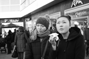 Berlin, Alexanderplatz, Girls