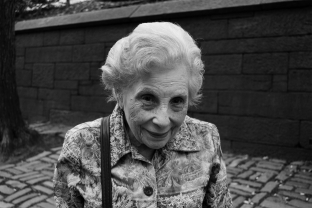 NYC; Centralpark, Woman